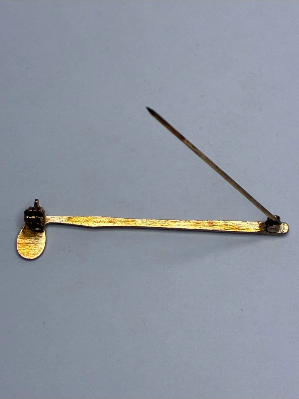 Vintage 1960's Gold Tone Golf Club Brooch Sash Lapel Pin Brass Color 2 Inches
